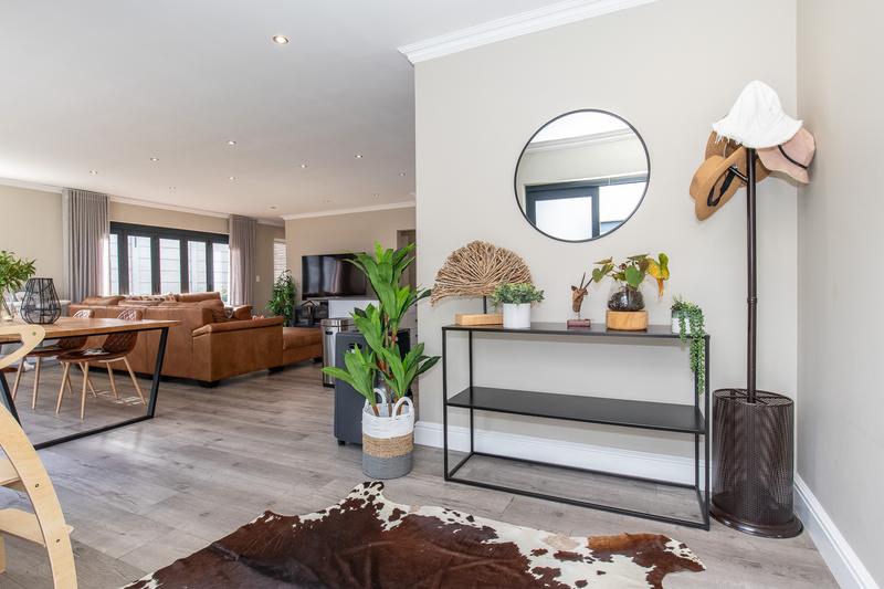 To Let 3 Bedroom Property for Rent in Constantia Western Cape